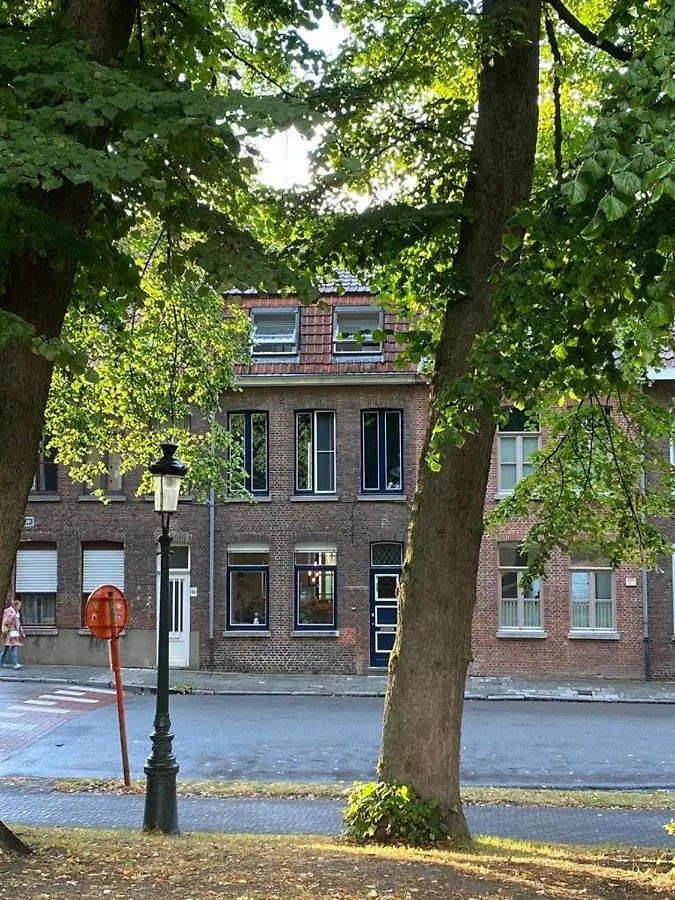 B. Brugge Bed & Breakfast  Bruges