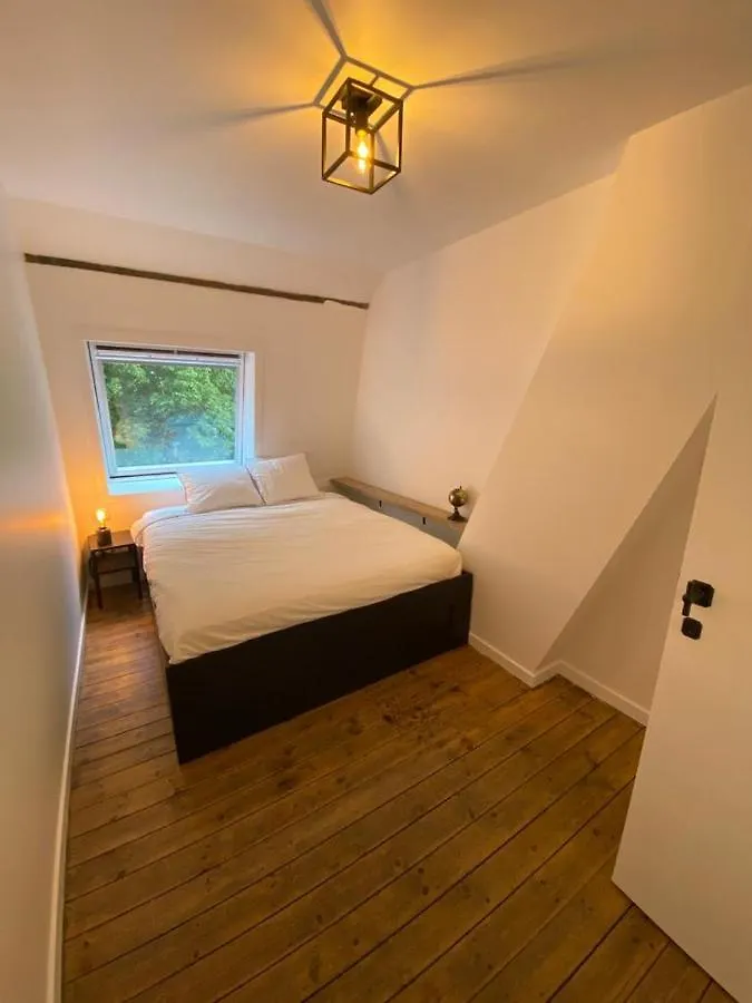 B. Brugge Bed & Breakfast  Bruges